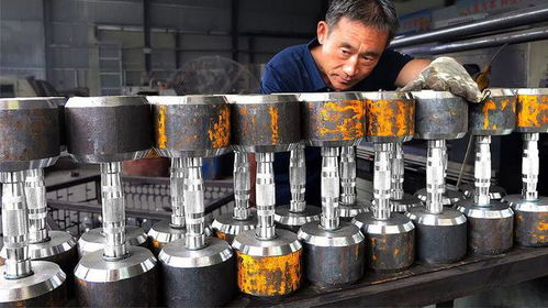 實拍國內(nèi)工廠,將圓鋼批量生產(chǎn)啞鈴的過程,這工藝看著真舒服